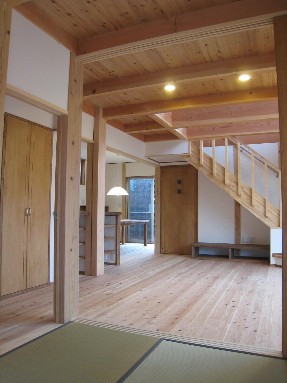 ���r���O